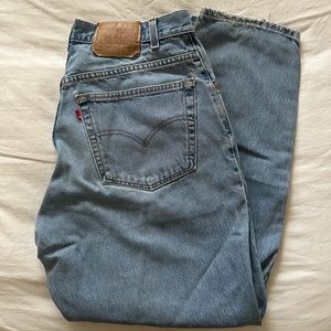 VINTAGE LEVI JEANS